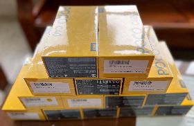 雲林石龜國小14畢業生獲贈手機