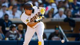 ▲金河成帶頭，教士單局3次短打。（圖／路透社／達志影像）