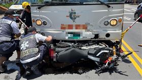 紅牌重機,公車,車速,受困