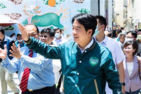 民進黨總統參選人賴清德競選外套搶先登場。（圖／賴清德競辦提供)