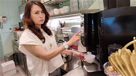 展場女王錢珊綾協槓副業。（圖／萬鴻經紀提供）