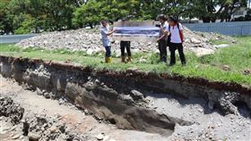 土石會說話！918強震後學者開挖　判定玉里斷層「已活動幾千年」(中央社)