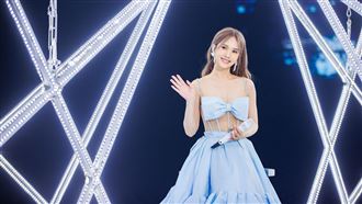 楊丞琳蝴蝶結遮胸辣爆　內褲被扯大尖叫