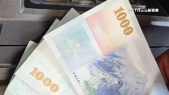 ATM多吐1萬婦人拿走　歸還後還得賠1萬2