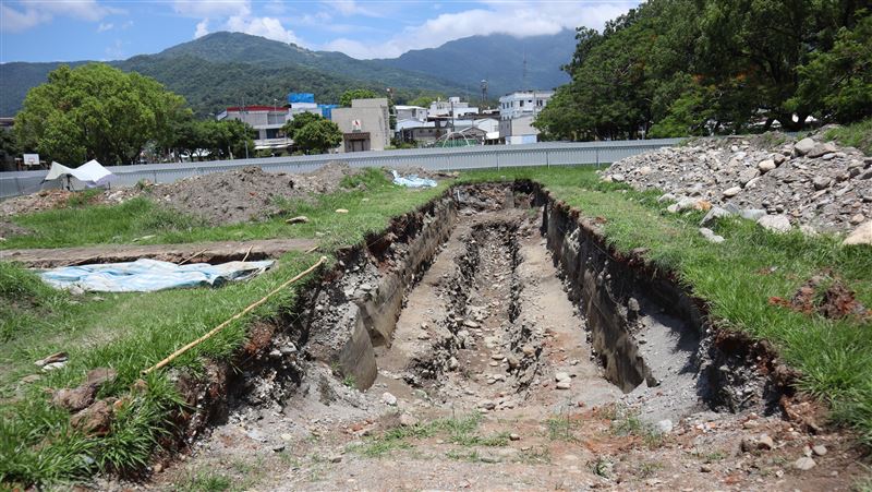 918地震後開挖槽溝　玉里斷層地動數千年