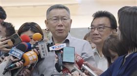 柯文哲參訪基隆一太e衛浴。(圖/民眾黨提供)
