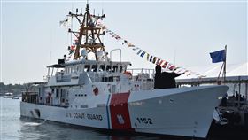 美國及加拿大的海岸防衛隊均表示會派出飛機或船艦進行全面搜索。圖為美國還岸防衛隊船艦。（圖／翻攝自美國海岸防衛隊推特）