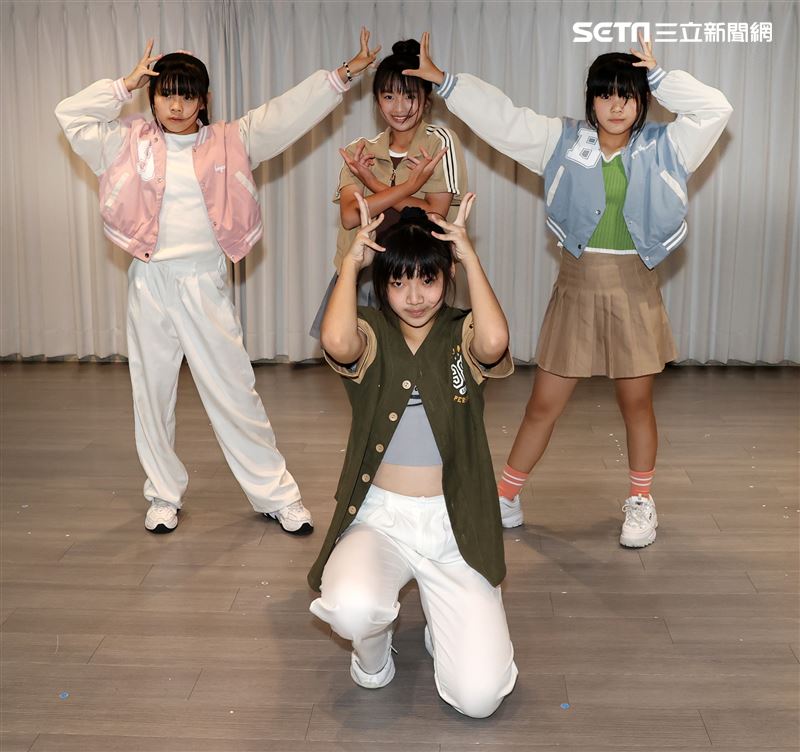 左左右右三立新聞網專訪。（記者邱榮吉/攝影）