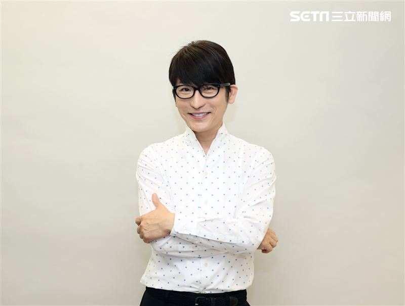 牛爾三立新聞網專訪。（圖/記者邱榮吉攝影）