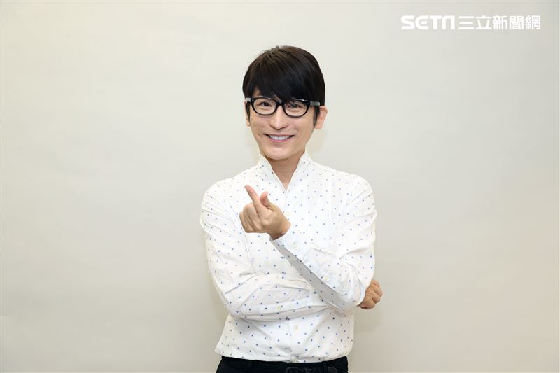 牛爾三立新聞網專訪。（圖/記者邱榮吉攝影）