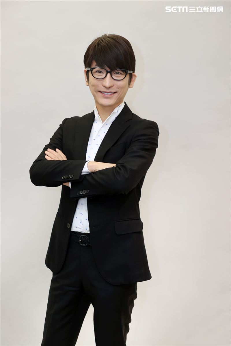 牛爾三立新聞網專訪。（圖/記者邱榮吉攝影）