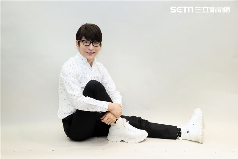 牛爾三立新聞網專訪。（圖/記者邱榮吉攝影）