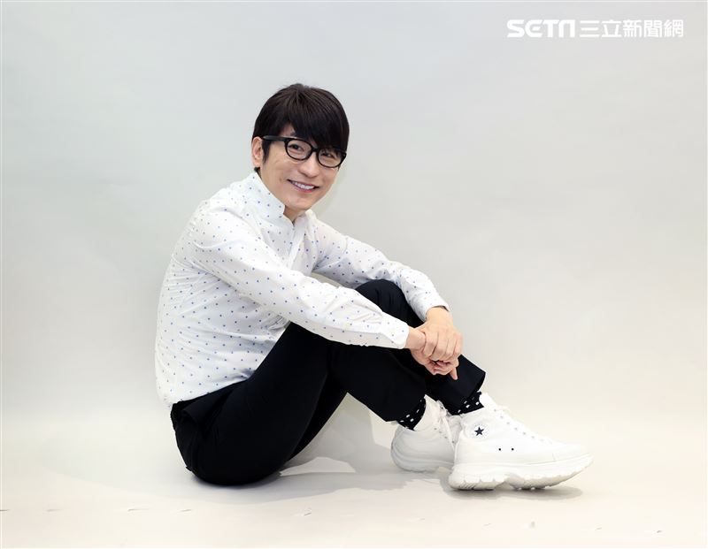 牛爾三立新聞網專訪。（圖/記者邱榮吉攝影）