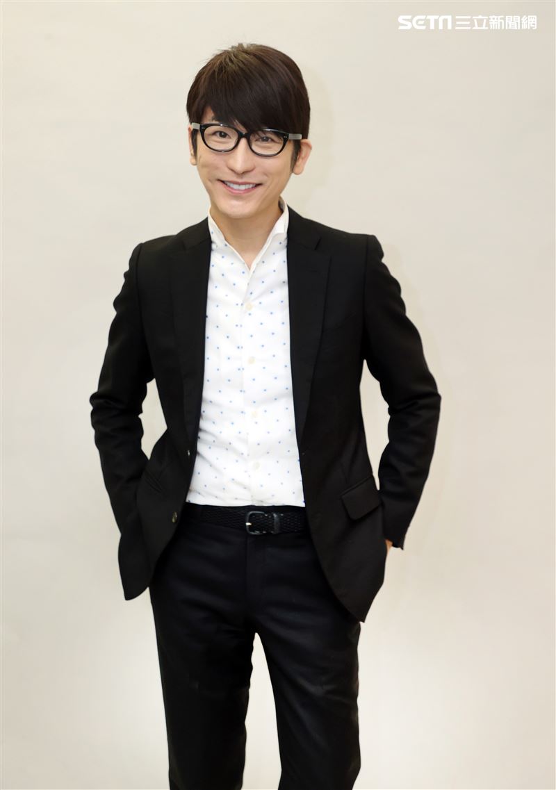 牛爾三立新聞網專訪。（圖/記者邱榮吉攝影）