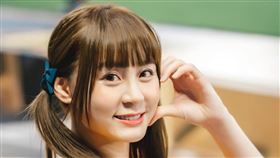 短今控遭帶進小房間摸胸。（圖／翻攝自臉書）