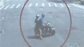 5億高中生假結婚照片曝　騎車互載０互動（圖／中檢提供）