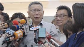 柯文哲參訪基隆一太e衛浴。(圖/民眾黨提供)
