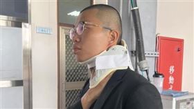 5億高中生，命案，夏姓父子不起訴，律師許哲維，護頸，(圖／翻攝自律師臉書)