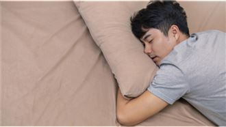 失眠別猛吞安眠藥!6招幫助放鬆神經