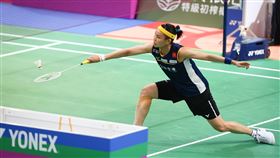 台北羽球公開賽  戴資穎勝梁庭瑜晉級（2）台北羽球公開賽21日在台北市立大學體育館（天母校區）持續開打，台灣羽球一姐戴資穎（圖）女單首輪對決排名第63名、自家人梁庭瑜，戴資穎終場以21比16、21比17獲勝，成功晉級16強。中央社記者王騰毅攝  112年6月21日