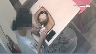 雪花冰裡有蟲！調監視器…竟是客人放的