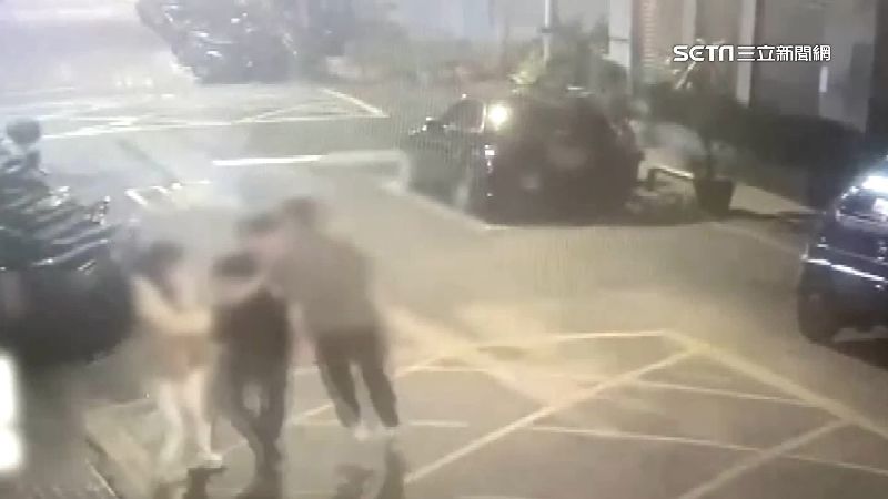 見情侶爭吵勸架！他挨打後拿球棒慘被送辦