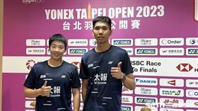 曾敏豪（右）攜手謝沛珊爆冷淘汰大會第2種子。（圖／記者蔡厚瑄攝影）