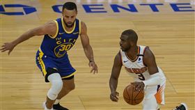 ▲保羅（Chris Paul）被交易到勇士和柯瑞（Stephen Curry）當隊友。（圖／美聯社／達志影像）