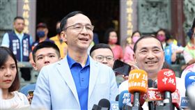 朱立倫、侯友宜到桃園參拜。（圖／國民黨提供）