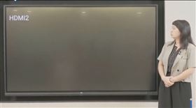 高公局路況面板出錯，預報員忍不住笑場。（圖／翻攝自高公局直播）