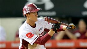 ▲余德龍9局跑回追平分，10局點出再見安打。（圖／樂天桃猿球團提供）