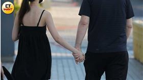 ▲「大貓偷拍案」受害者黃嘉虹在性侵後一度徬徨，所幸如今在愛人的陪伴下敞開心扉、走出陰影。（圖／CTWANT）