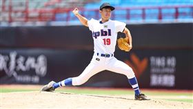 台體大林睿杰飆出152公里火球，是中職測試會上午場最速。（圖／中職聯盟提供）