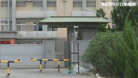 陸軍十軍團，轄屬第五地區支援指揮部運輸群，同寢室2上士昏迷，送醫不治，一氧化碳鋼瓶(圖／翻攝畫面)