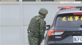 陸軍十軍團，轄屬第五地區支援指揮部運輸群，同寢室2上士昏迷，送醫不治，一氧化碳鋼瓶(圖／翻攝畫面)