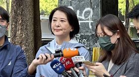 王鴻薇謝票。(圖/王鴻薇辦公室提供)