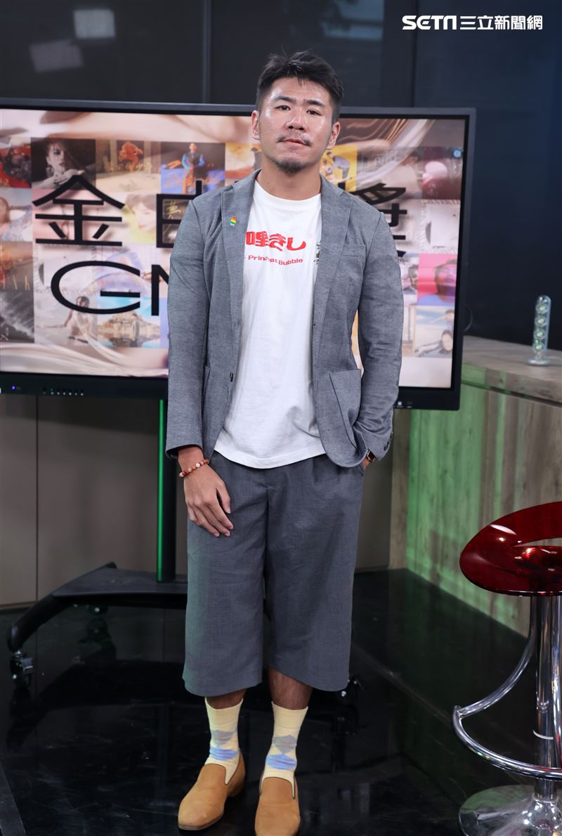 「小記者」金曲預測直播嘉賓仙姑Eric。（圖/記者邱榮吉攝影）