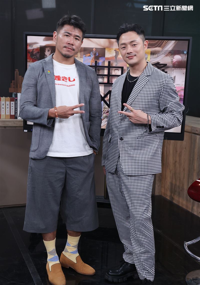 「小記者」金曲預測直播嘉賓仙姑Eric。（圖/記者邱榮吉攝影）