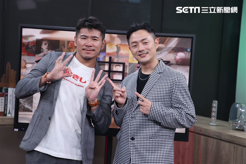 「小記者」金曲預測直播嘉賓仙姑Eric。（圖/記者邱榮吉攝影）