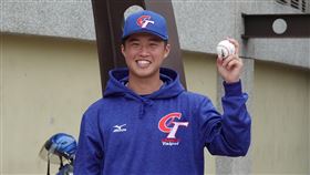 張景淯目標球速150公里旅美水手隊投手張景淯（圖）加入爆米花中華培訓隊，近幾場將先以中繼出賽，下一階段會移往先發，受隊友刺激，目標設定球速升至150公里。中央社記者謝靜雯攝  109年10月5日