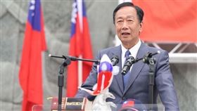 郭台銘說，歷史將這樣一個解除兵凶戰危、開創太平的機會交在我們手裡，「台銘敬邀所有不願錯過此機會的朋友，大家一起來努力！」（圖／翻攝自郭台銘臉書）