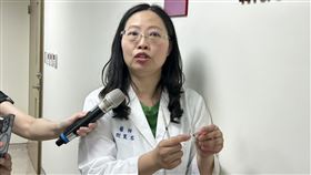 新型可調式甲狀軟骨成形術醫材來自台灣。（圖／記者簡浩正攝影）