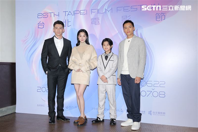 温昇豪、邵雨薇、陳澤耀、陳少卉張書瑋導演出席《我和我的賽車老爸》世界首映記者會。（圖／記者楊澍攝影）