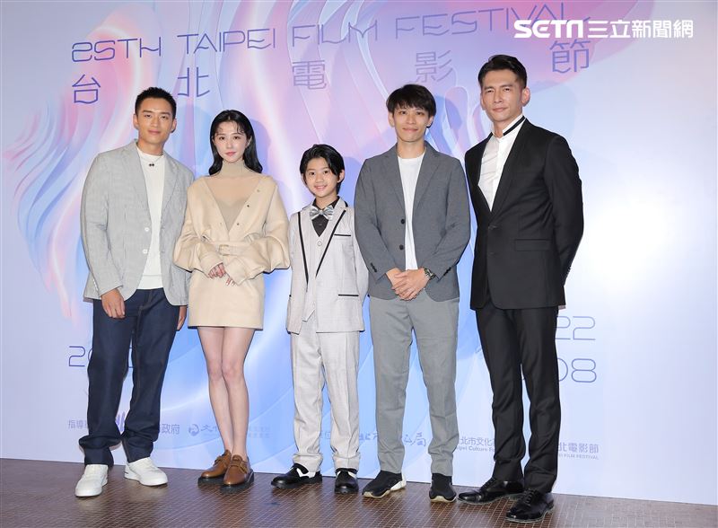 温昇豪、邵雨薇、陳澤耀、陳少卉張書瑋導演出席《我和我的賽車老爸》世界首映記者會。（圖／記者楊澍攝影）