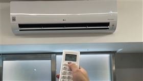 冷氣溫度設定不要過低，避免頻繁進出冷氣房。（圖／486團購提供）