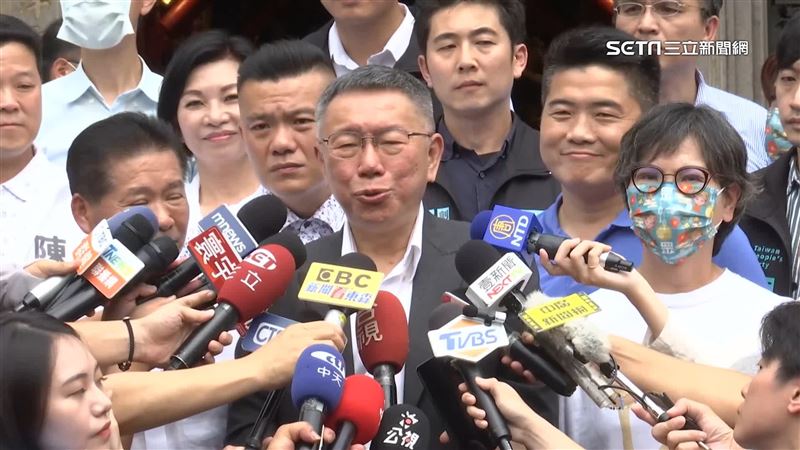 潘俊霖貼照發文表示，「當年的318造就了柯文哲，是我們的錯」