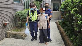 老翁,失禁,暖警,海山警,清洗,