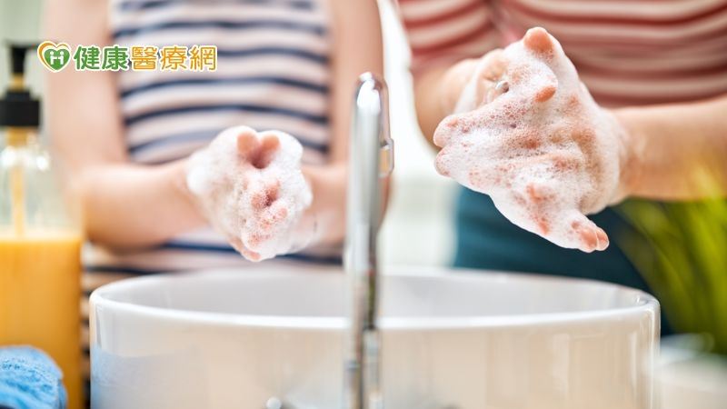 手足口病泡疹性咽喉炎　中醫授腸病毒解方
