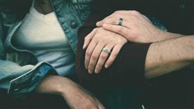 男友,國營企業,家中經濟,匿名公社