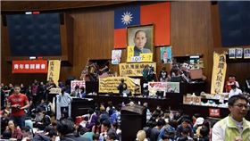 讀者投書／十年後的大學生　反黑箱也反服貿